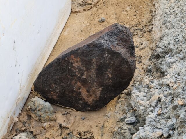 At the central point, the sacred stone named "Te Whatu Oro" was placed in the foundation of One Saint Stephens.